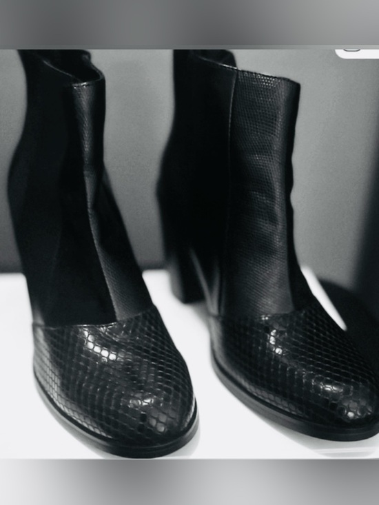 Reserved Shoes - “Reserved” Brand 
Black Leather Ankle Boots 
with Heels. Size: 7 
EUC